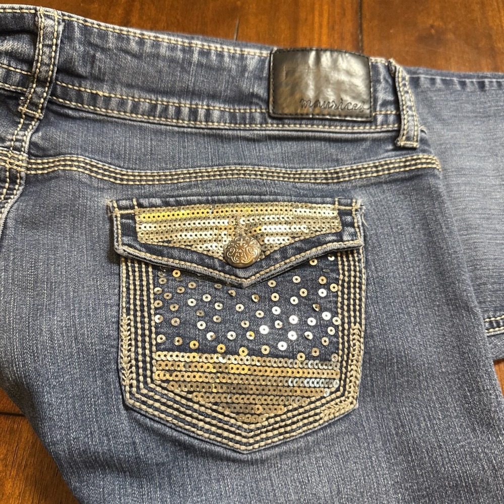 Maurices Women's Totally Shaping Straight Jeans Size L Blue Stretch Mid Rise